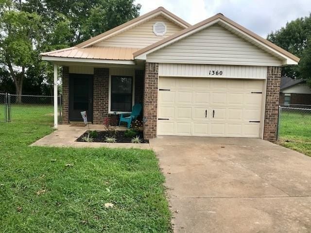 Building Photo - 1360 Walnut Pl