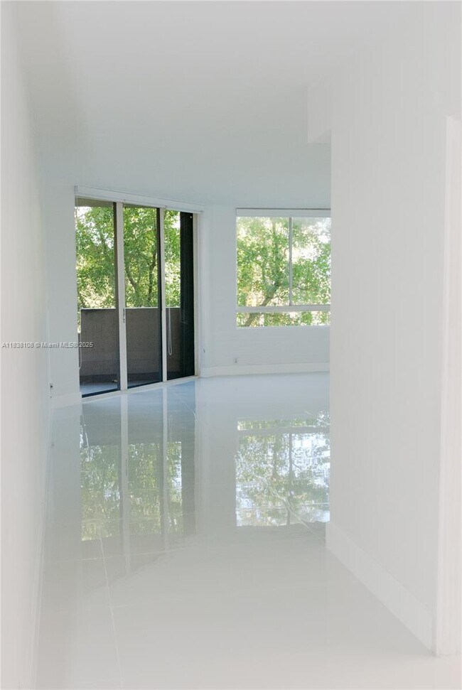 Building Photo - 141 Crandon Blvd