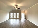 Foto principal - Welcome to this beautiful 4-bedroom, 2-bat...