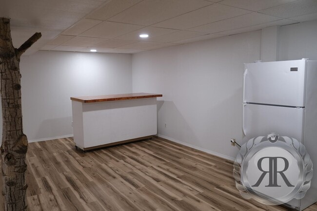 Building Photo - West Valley Studio Apartment - Washer/Drye...