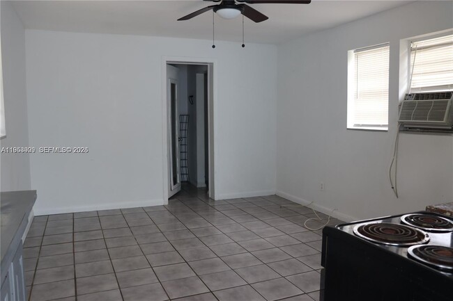 Building Photo - 5743 Lincoln St