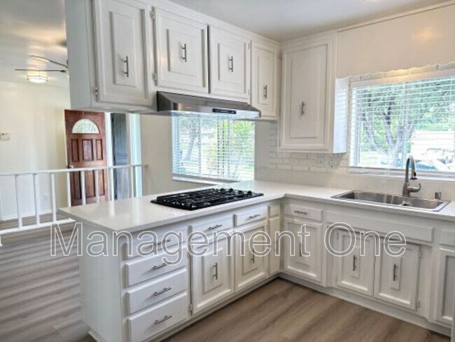 Foto del edificio - 2931 Ronald St