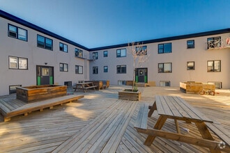 Building Photo - Scenic Court