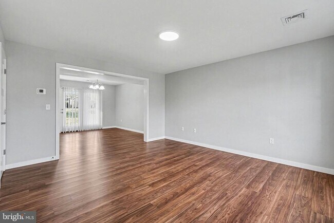 Foto del edificio - 120 HART Ln