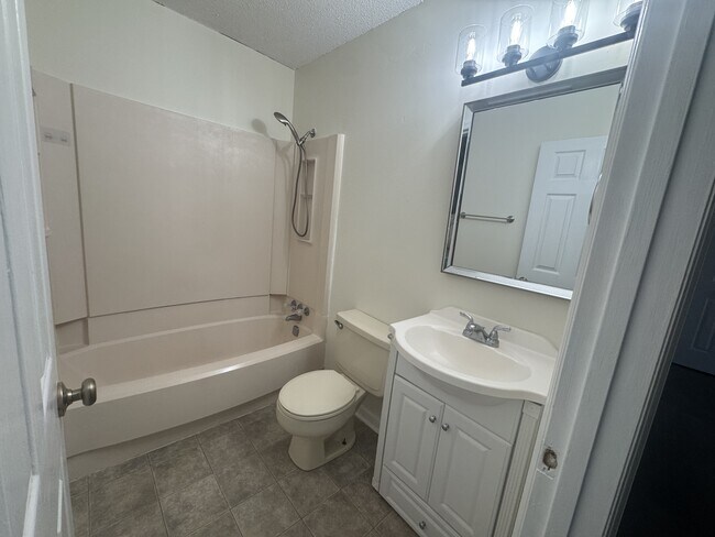 Building Photo - 122 Timbers Dr