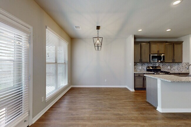 Foto del edificio - 6346 Spartan Dr