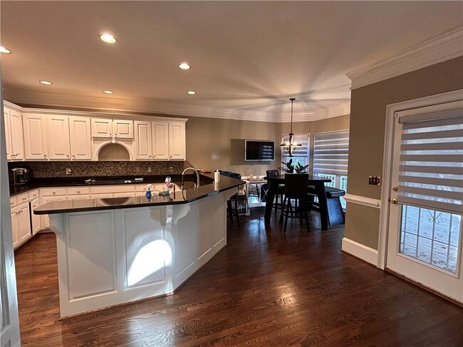 Building Photo - 403 Magnolia Ct