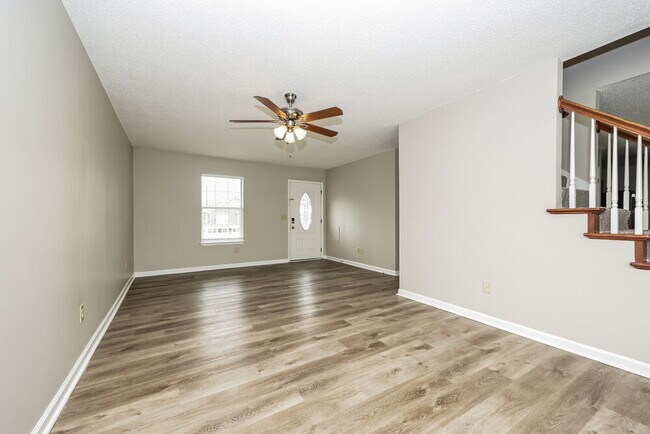 Building Photo - 805 Forest Ridge Dr