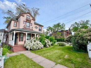 Building Photo - 1128 Hammond Ave