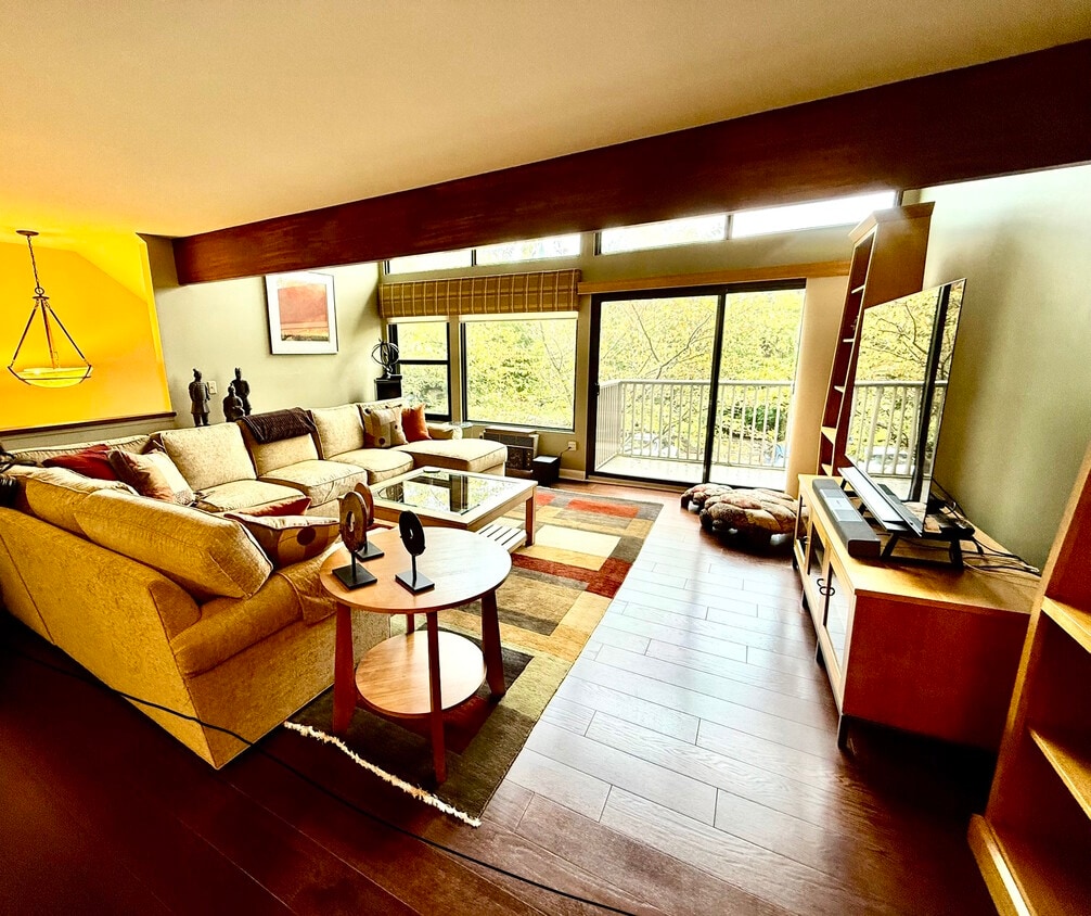 Photo - 1465 E Putnam Ave (Greenwich, CT)