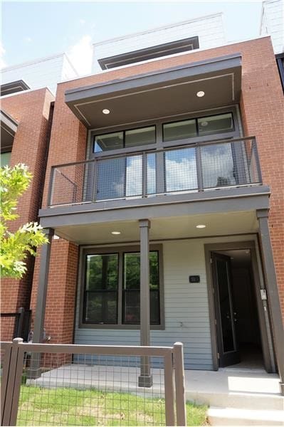 Building Photo - 1116 E Euclid Ave