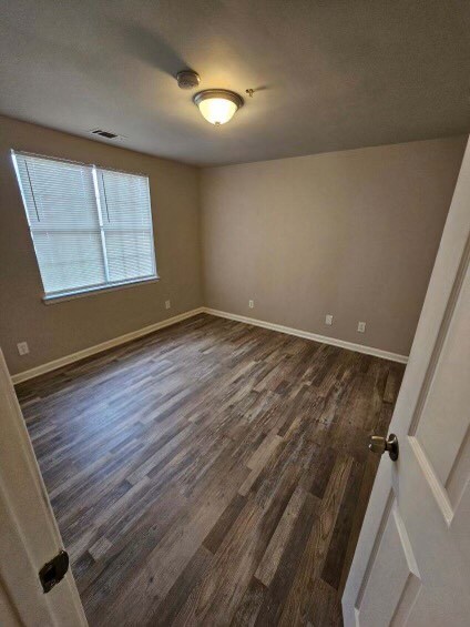 Foto del edificio - One Bedroom Apt Available For Immediate Oc...