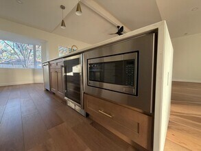 Building Photo - 2618 Pine Village Dr