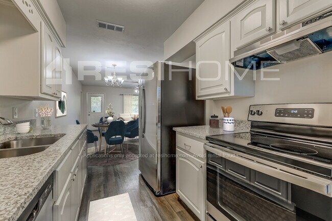 Building Photo - 347 Linklea Dr