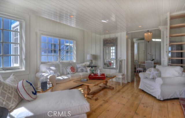 Building Photo - 1245 Gaviota Dr