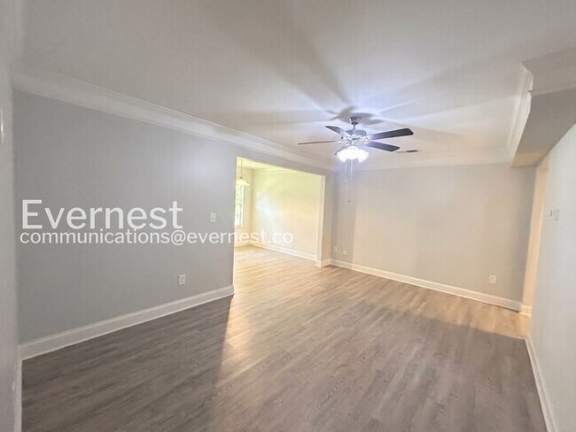 Foto del edificio - Modern 3-Bedroom Home in a Walkable, Bike-Friendly Community / Pet Friendly