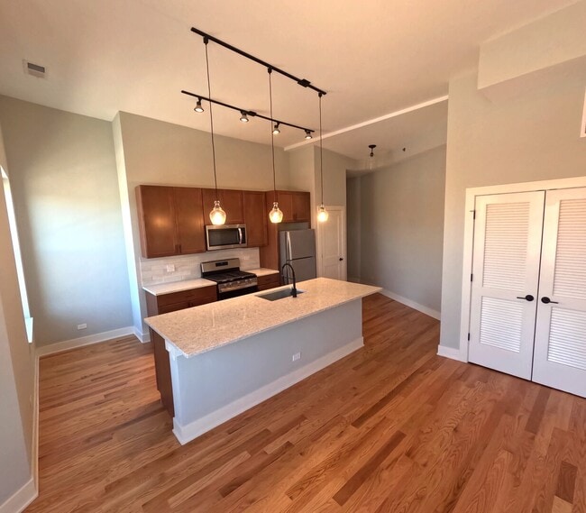 Building Photo - 3473 S Archer Ave