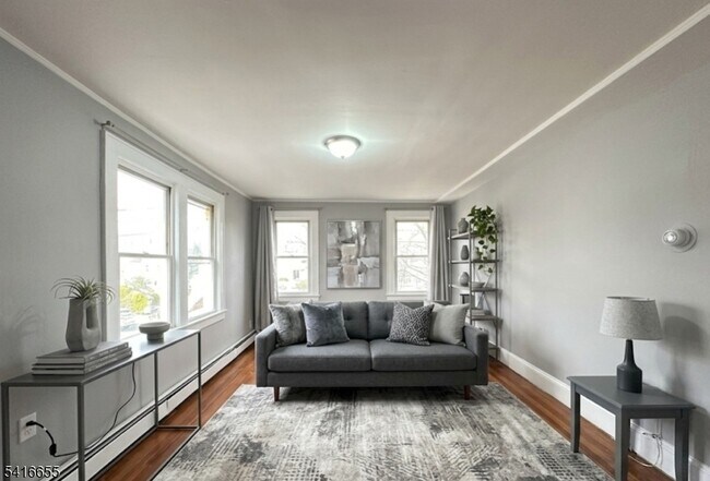 Foto del edificio - 244 W Scott Ave