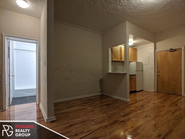 Foto del edificio - 536 W Arlington Pl