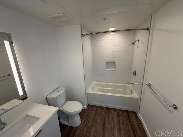 Building Photo - 5750 Hollywood Blvd