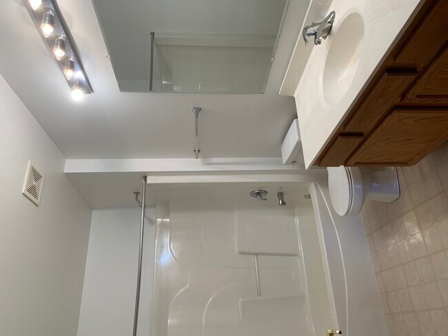 Foto del edificio - 881 Swift Rd