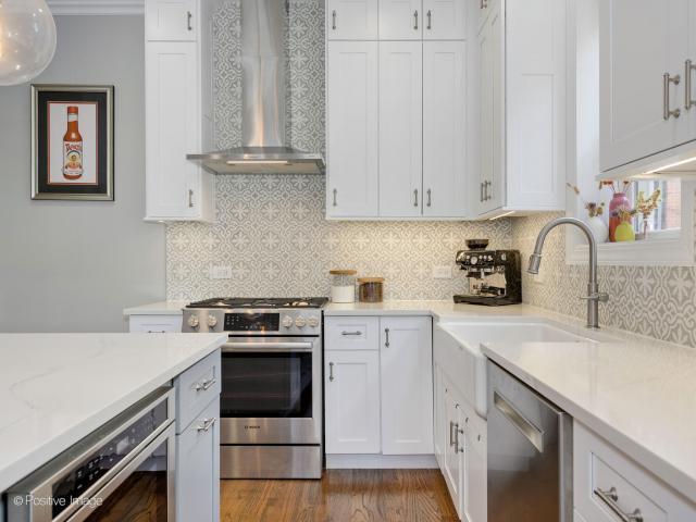 Building Photo - 3 bedroom in Chicago IL 60613