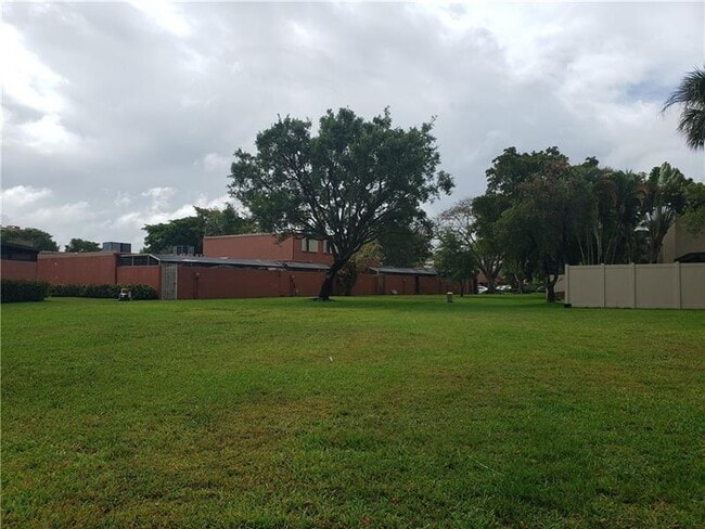 Building Photo - 1520 Hammock Ln