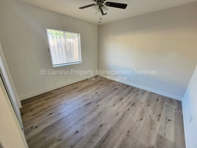 Foto del edificio - 7722 Walker Ave