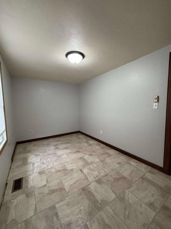 Building Photo - 2494 N Grandview Dr