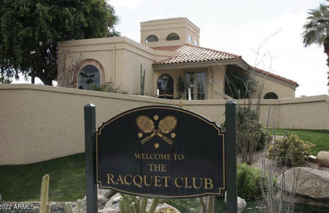 Foto del edificio - 9705 E Mountain View Rd