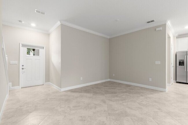 Foto del edificio - LIKE NEW Townhome in Willow Square