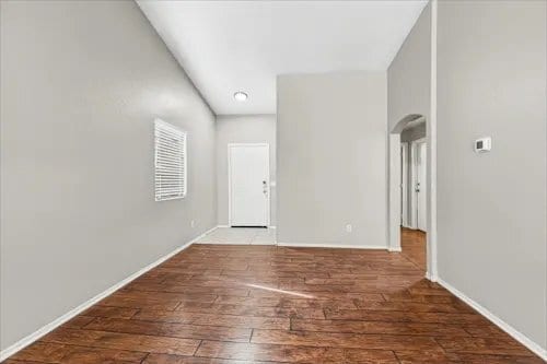 Building Photo - 906 W Roeser Rd