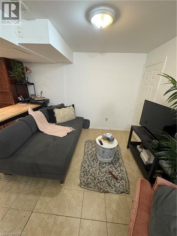 Building Photo - 20 Queensdale Ave W