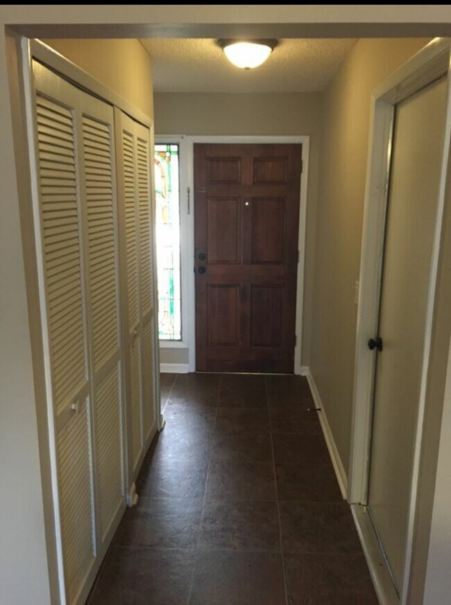 Folleto/volante de marketing - 7423 Colony Cove Ln