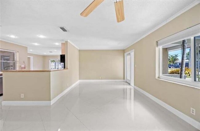Foto del edificio - 2025 NW 38th St