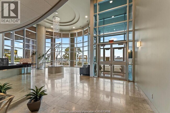 Photo du bâtiment - 1225 Riverside Dr W