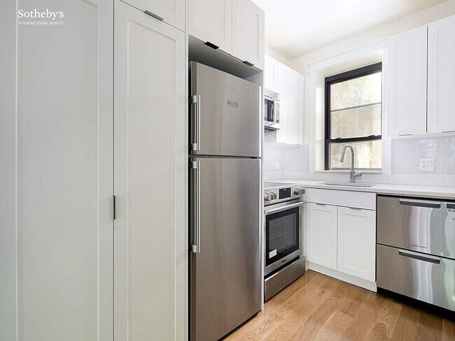Foto del edificio - 342 W 21st St