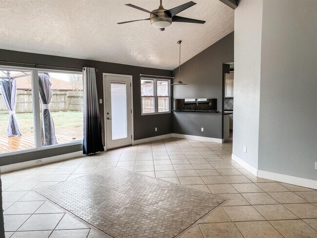 Building Photo - 2793 Glen Haven Dr
