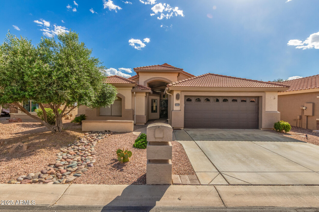Foto principal - 15679 W Cheery Lynn Rd