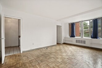 Building Photo - 1121 Arlington Blvd