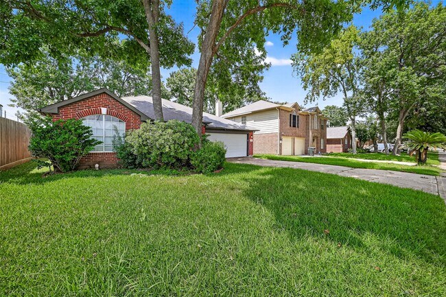 Foto del edificio - 17162 Summer Hollow Dr