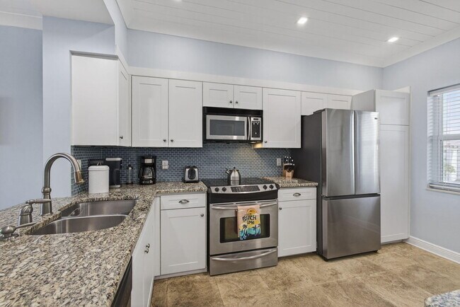 Building Photo - 105 Paradise Harbour Blvd