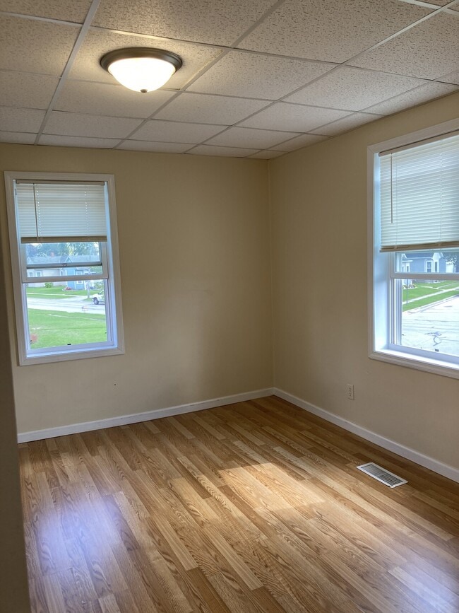 Building Photo - 205 N Pine St