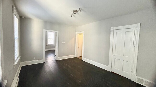 Foto del edificio - 1207 E Kane Pl