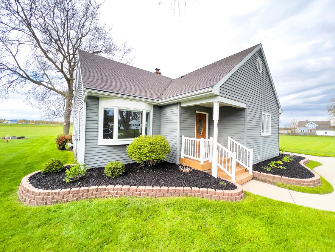 370 E Jefferson St, Frankenmuth, MI 48734 House Rental in Frankenmuth