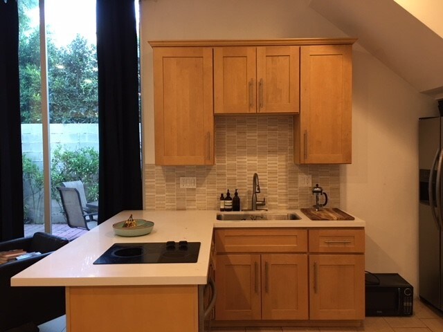 kitchen - 326 S Highland Ave