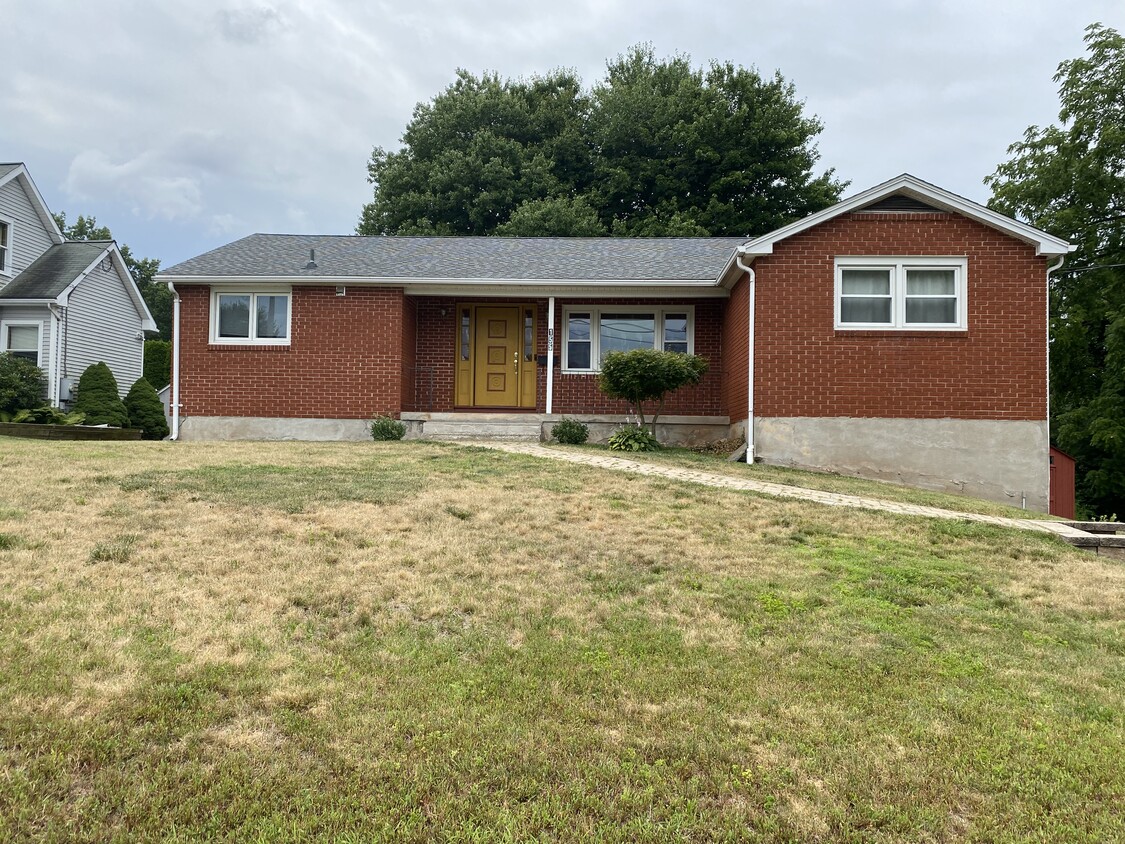 155 Ashland Ave, Newington, CT 06111 House Rental in Newington, CT