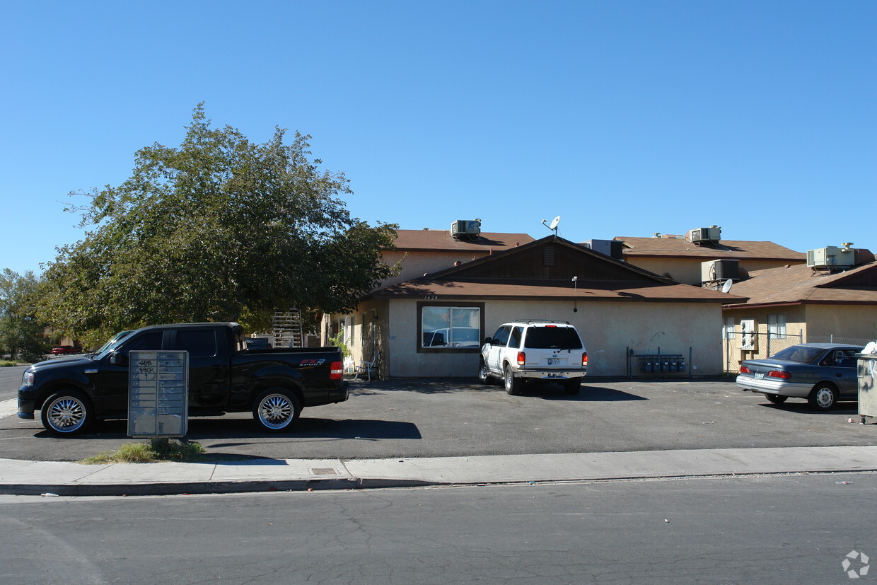 Foto principal - 1428 Henry Dr