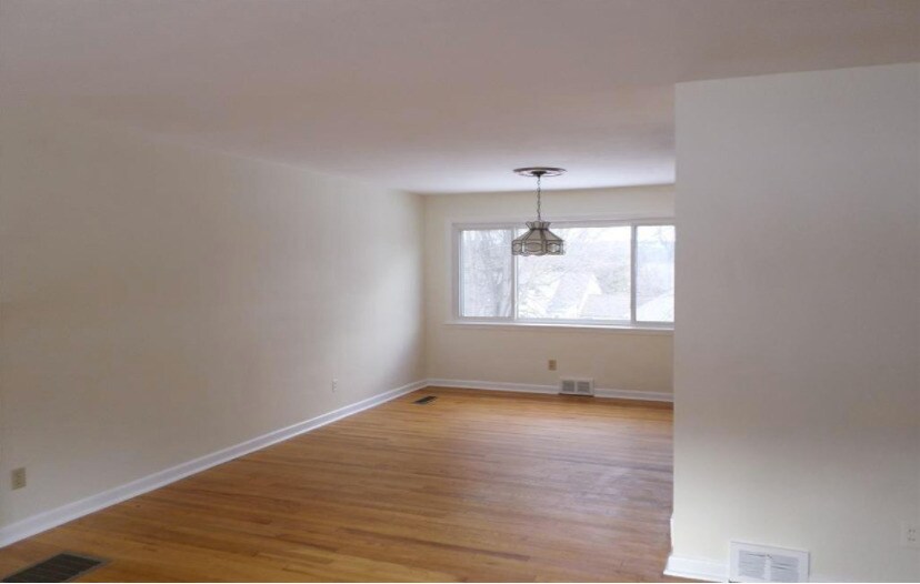 Building Photo - 23 Audubon Ave