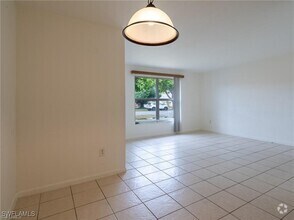 Building Photo - 1228 SE 24th Ave